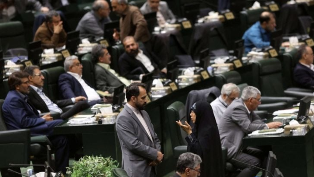 جدل في إيران بعد دعوة نائب لبناء مدن تحت الأرض لحماية المسؤولين أثناء الحروب