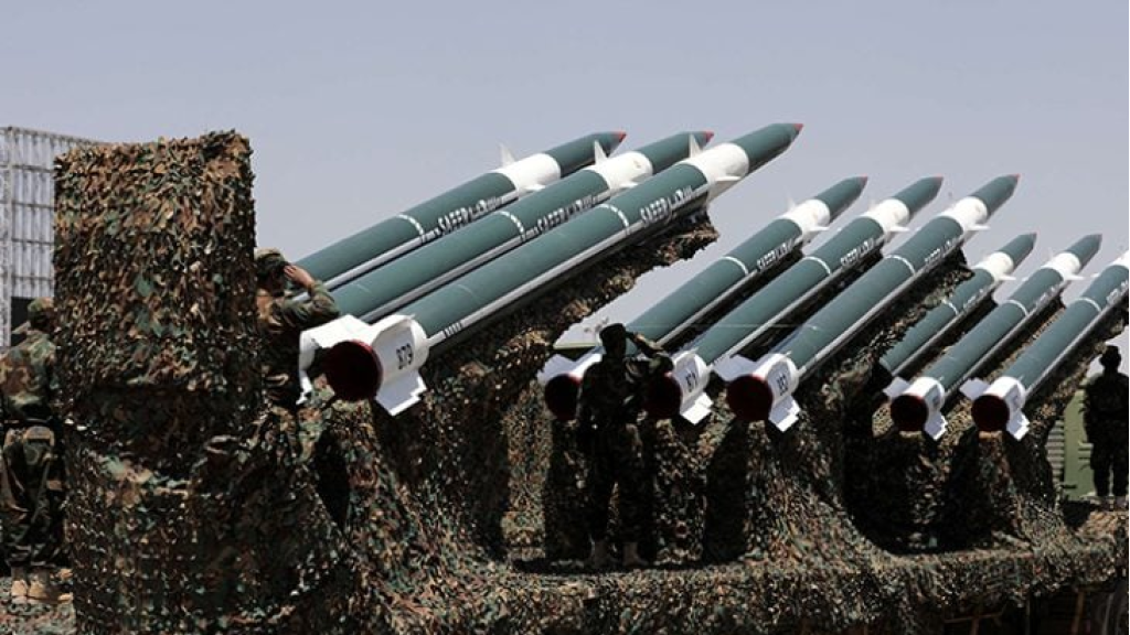 الحوثيون يعلنون استهداف مطار نجران و«الانتقالي» يُصعّد ضد الرياض
