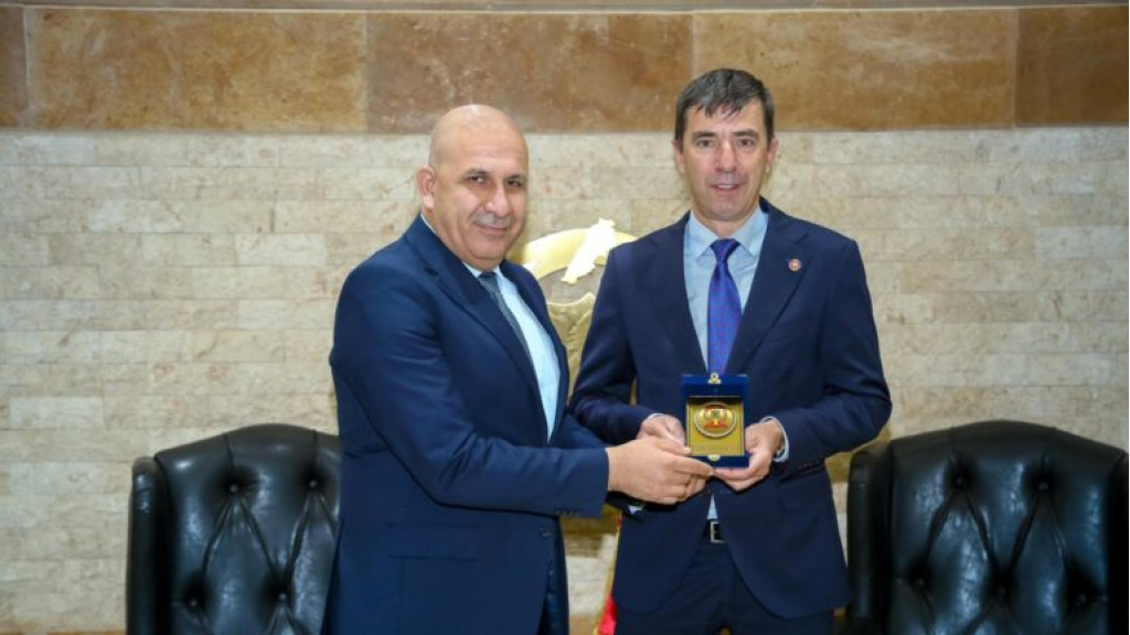 وفد من iHELP Institute Foundation يزور المديرية العامة للدفاع المدني