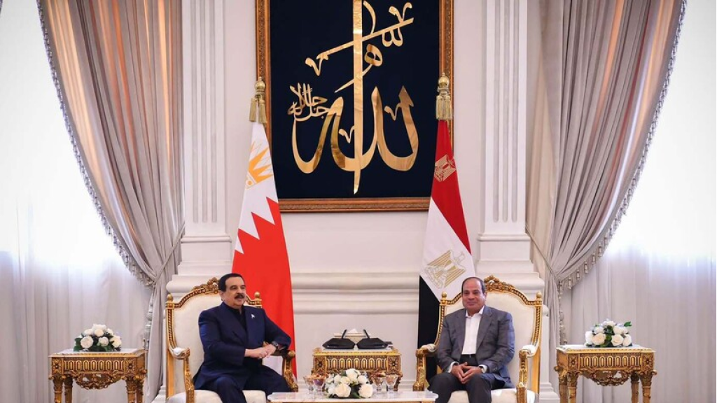 السيسي وملك البحرين يؤكدان أهمية وقف الحرب وتجنب التصعيد في المنطقة