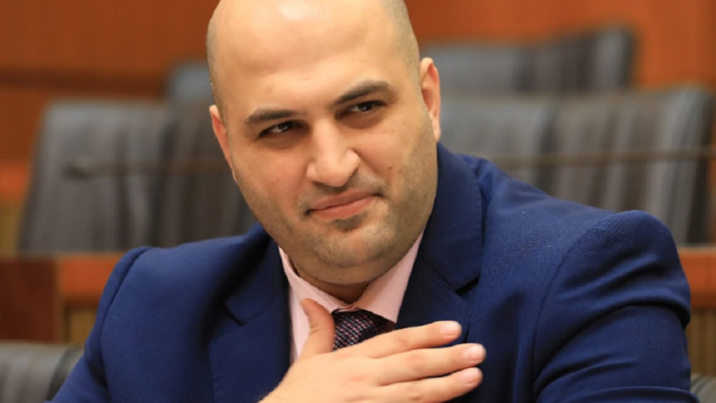 الوزير ناصر الدين جال في مستشفيي السيدة والصليب واعداً بزيادة السقوف: أنتم أولويّتنا
