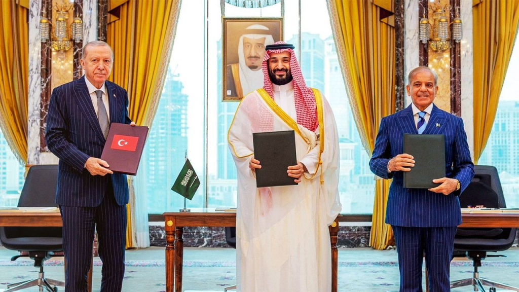 اتفاق مكة: تحالف دفاعي صاعد يعيد خلط خرائط المنطقة