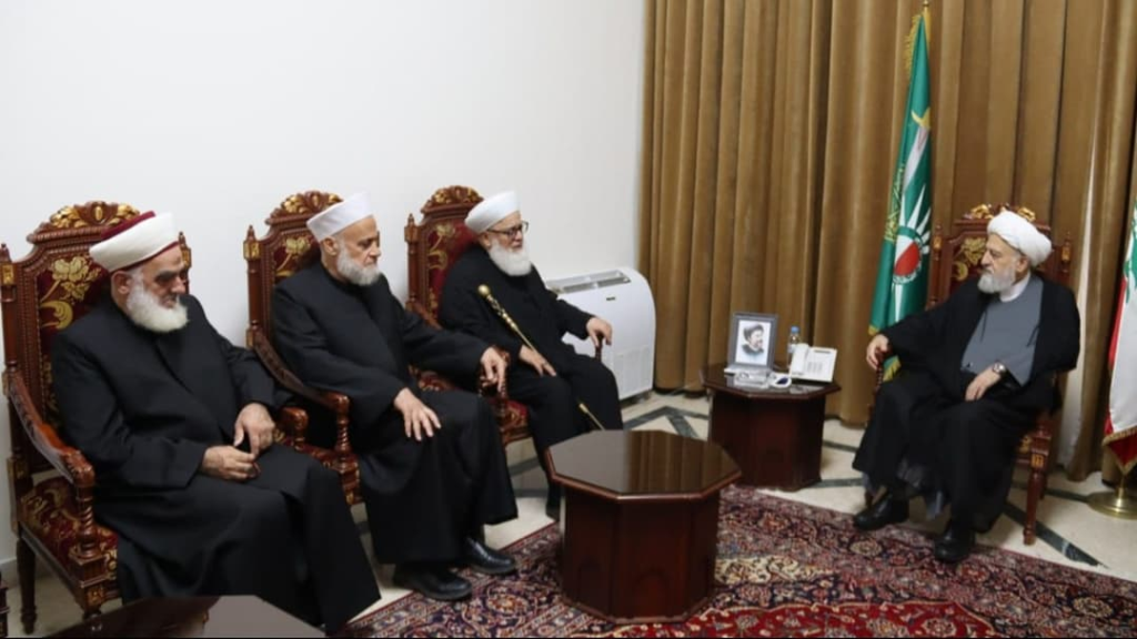 العلامة الخطيب تلقى الدعوة للمشاركة في اللقاء الوطني الموسع: المشروع الأميركي الصهيوني بدأ بالانحدار حجازي: تنفيذ اتفاق الطائف في طليعة أهدافنا