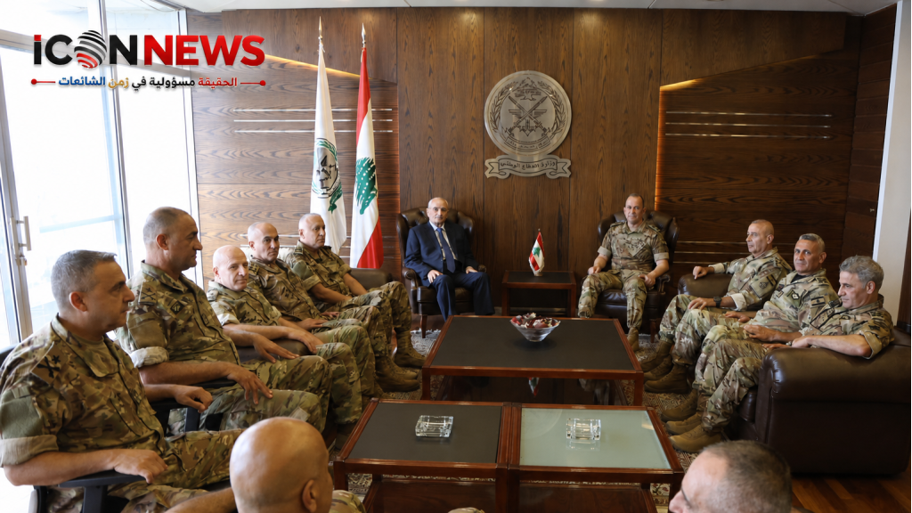 وزير الدفاع الوطني خلال استقبال قائد الجيش وأعضاء المجلس العسكري وكبار ضباط القيادة: الجيش هو عصب الدولة قائد الجيش: لا طائفة بين من يرتدي البزّة المرقّطة