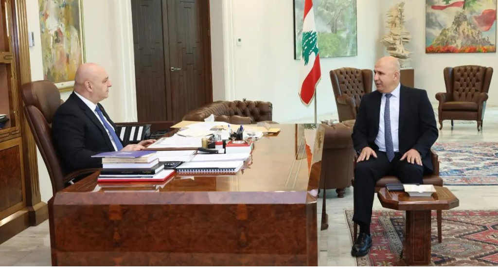 رئيس الجمهورية يطلع من خريش على أعمال الدفاع المدني