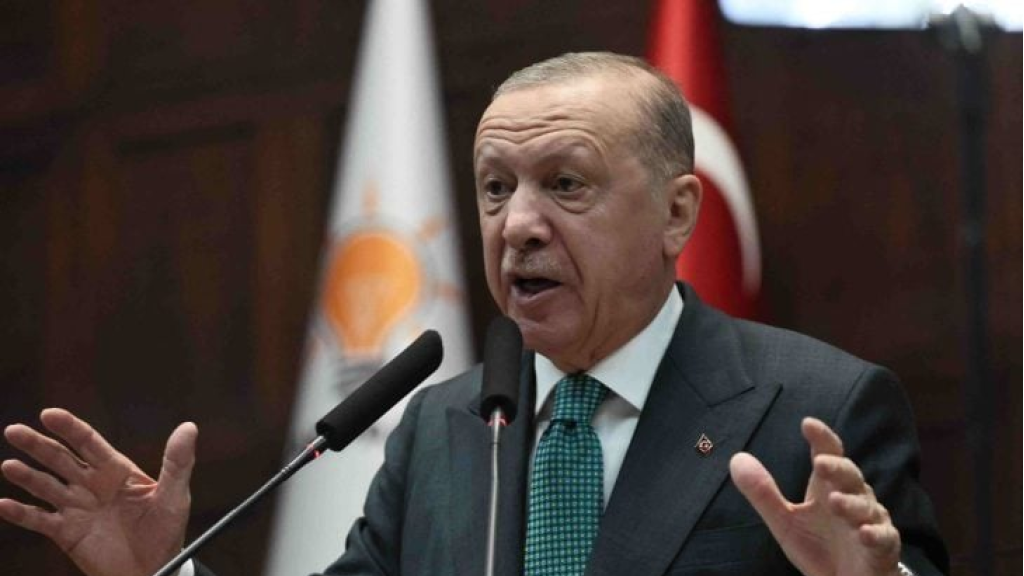 أردوغان يبحث مع ترامب العلاقات الثنائية وقضايا إقليمية وعالمية