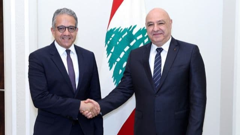 رئيس الجمهورية تسلم من المدير العام للاونيسكو شهادة ادراج قلاع جبل عامل الخمس في قائمة التراث العالمي المعرّض للخطر.