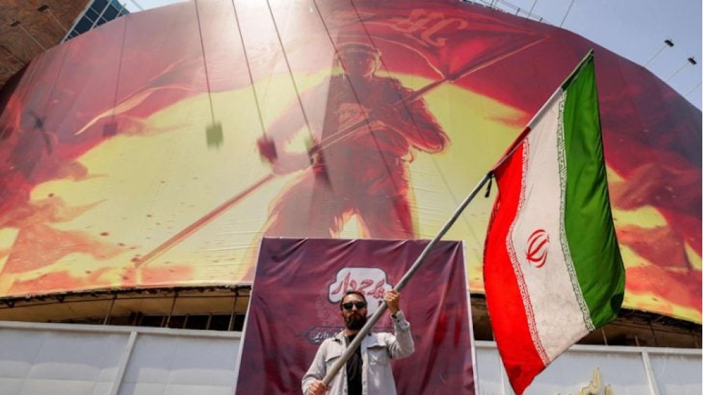 تقرير فرنسي: إيران تُحوّل الفضاء السيبراني إلى سلاح إستراتيجي في حربها مع أمريكا