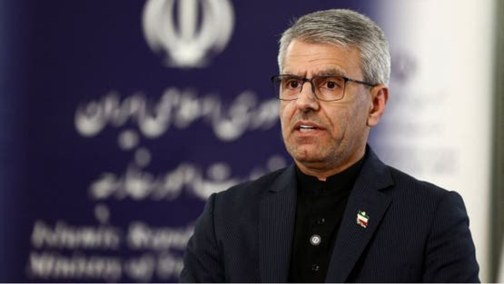 بقائي يفاخر  بقدرة طهران على المناورة والتفاوض واللعب بحنكة.