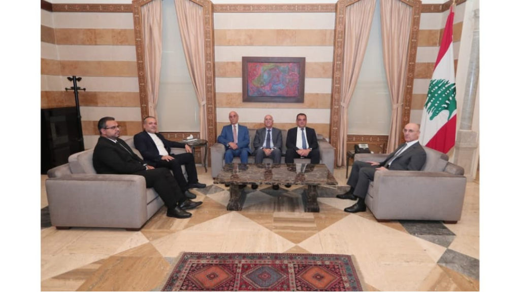 الوزير الحجار استقبل رؤساء بلديات والتقى وهاب