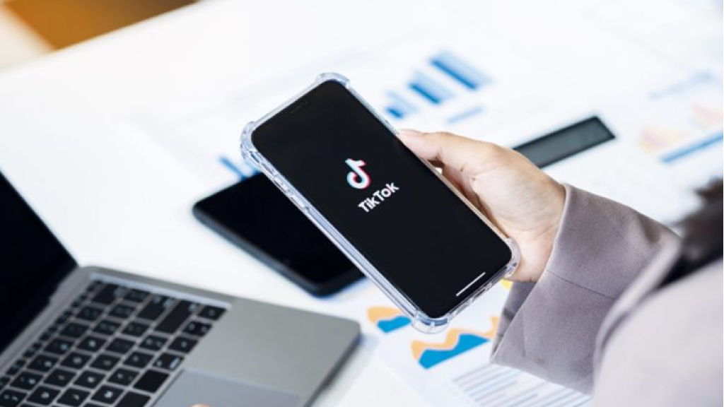 شبكات التواصل الاجتماعي تواجه اتهامات باستخدامها في عمليات تجنيد أطفال بكولومبيا