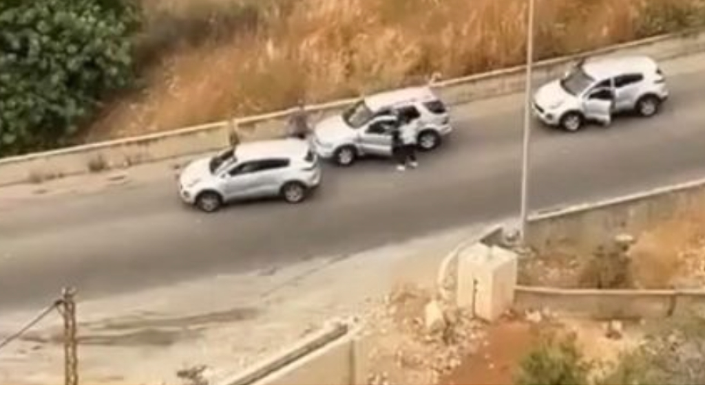 بالفيديو.. لحظة خطف مواطن في عمشيت!