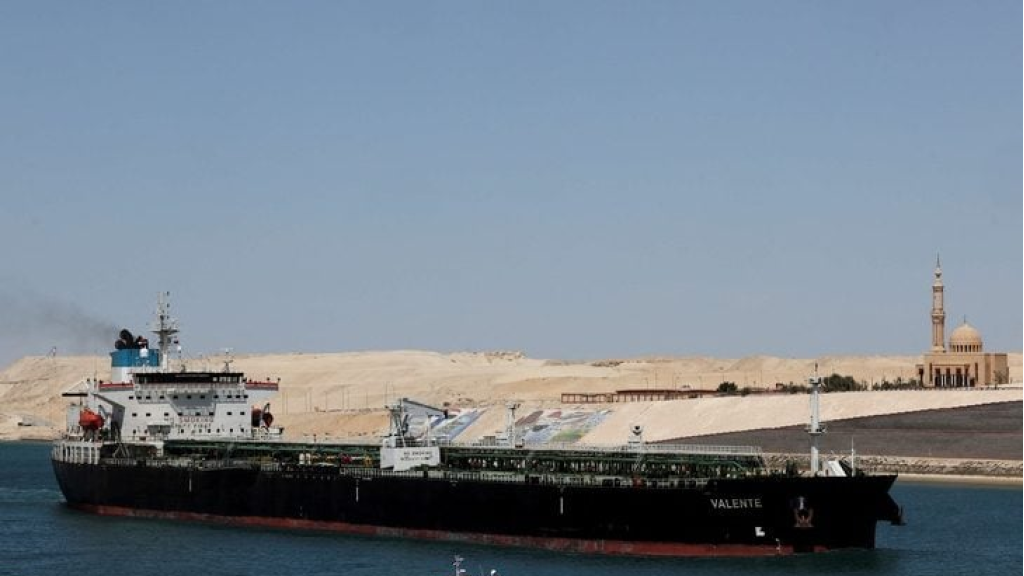 مصر: قناة السويس في مرمى أزمة الديون… اقتراح بتحصيل رسوم العبور لسنوات مقدمًا