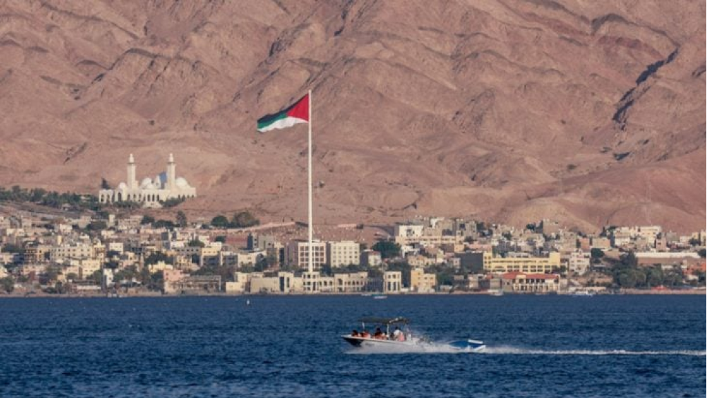 انتعاش حركة الشحن في ميناء العقبة الأردني وسط التعطل بمضيق هرمز