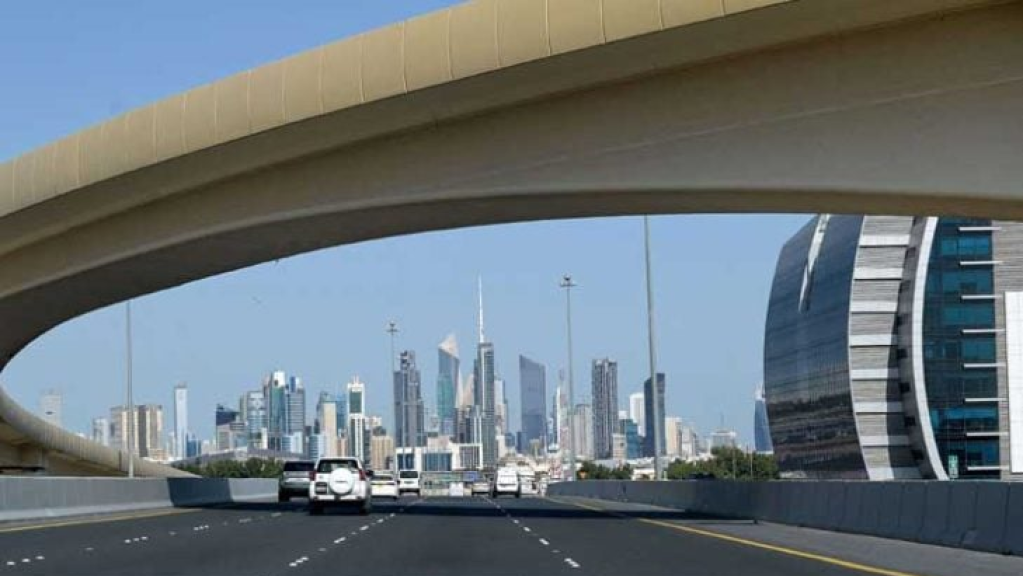 الكويت تعلن إخماد حريق بعد استهداف مسيّرة إيرانية “مجمعا سكنيا” في العاصمة