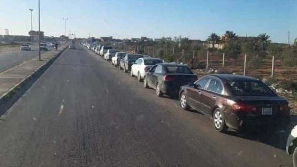 ليبيا تنفق مليار دولار على الوقود شهرياً.. والطوابير مستمرة