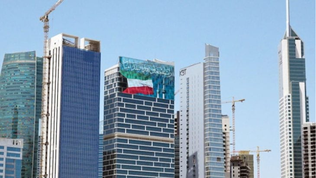 الجيش الكويتي يقول إنه يتصدى لهجمات صاروخية وطائرات مسيرة من إيران