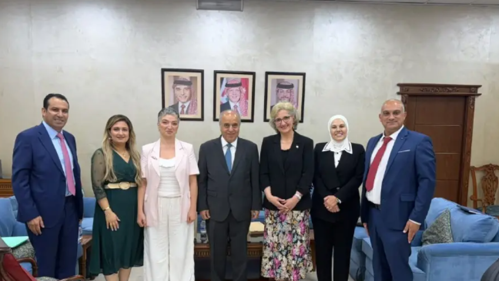 كرامي تبدأ برنامج زيارتها إلى الأردن