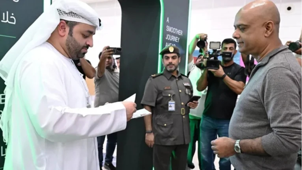 إقامة دبي تطلق “كليك وسافر” لإنجاز إجراءات المسافرين خلال 12 ثانية