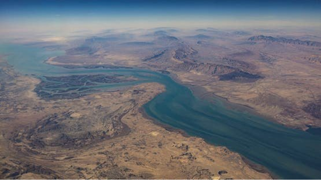 إيران.. سماع دوي انفجارين في جزيرة قشم من جهة البحر