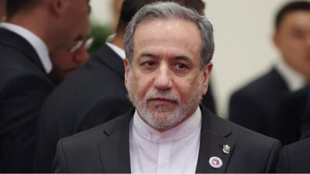 بكين لعراقجي: لا نود أن يمتد التوتر أكثر نحو البحر الأحمر