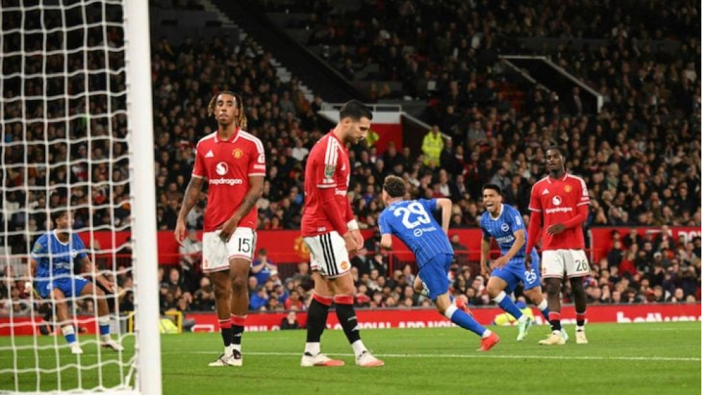مانشستر يونايتد يودع كأس الرابطة الإنكليزية بالخسارة أمام برايتون
