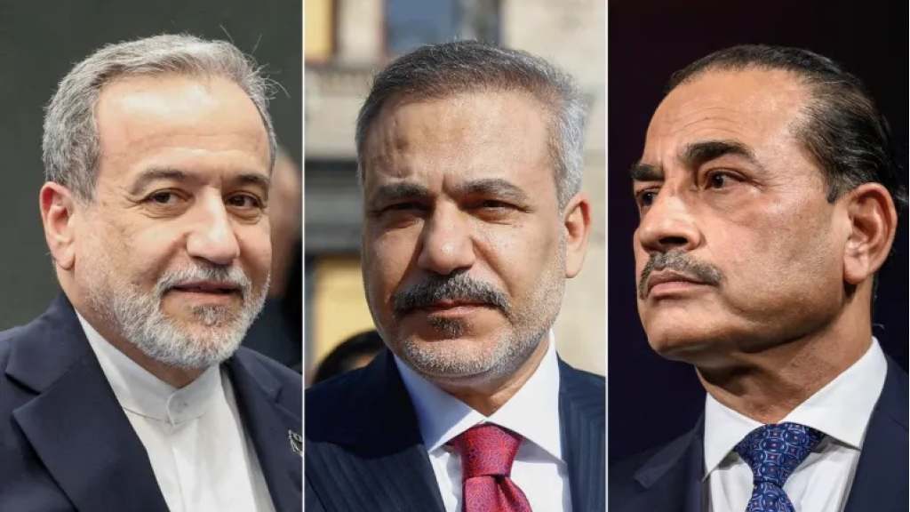 عراقجي يهاتف قائد الجيش الباكستاني