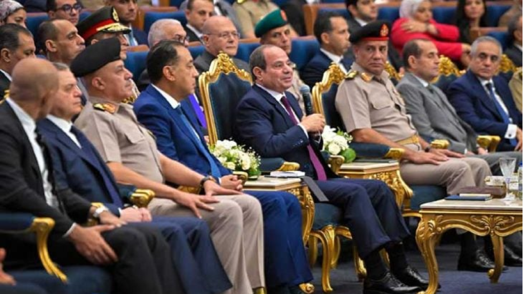 السيسي: نحصّن الشباب ضد تخريب الدولة وتدريبات الأكاديمية ليست لعسكرتها