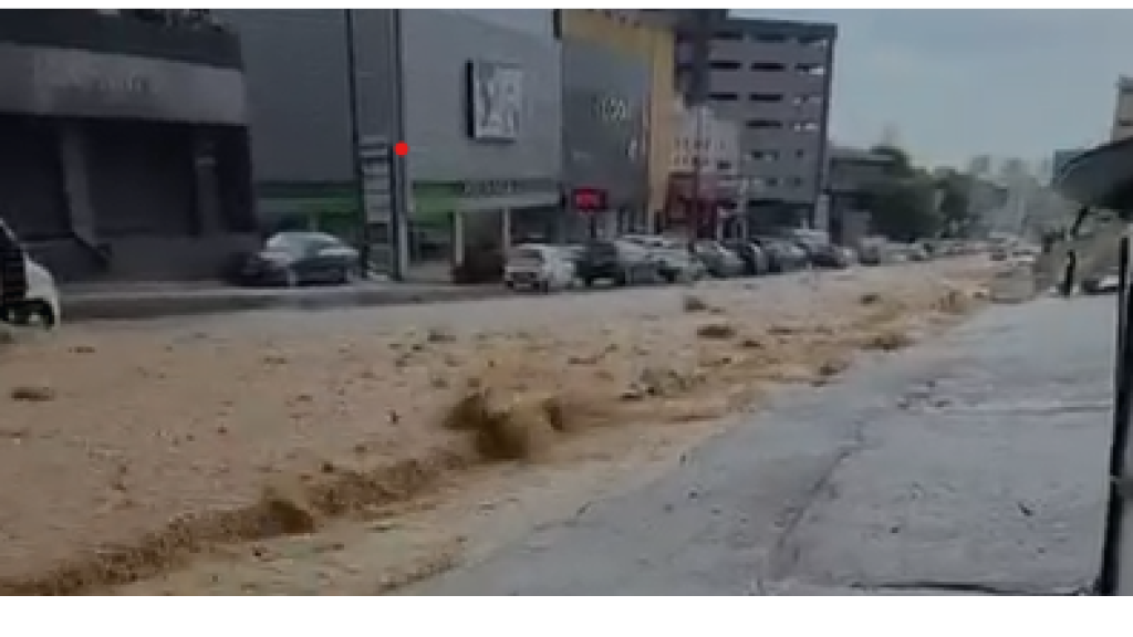 بالفيديو .. الخوري بعد سيول طريق المكلس- المنصورية: المشكلة ليست في الشتاء بل في غياب الصيانة والمتابعة