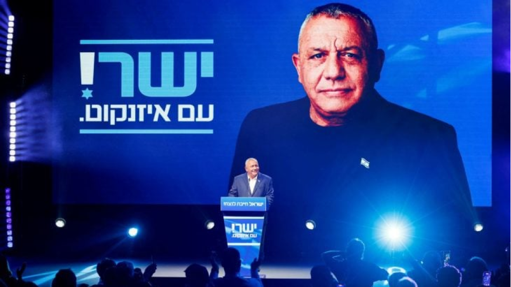 استطلاع: 48% يفضلون آيزنكوت رئيسا للحكومة مقابل 40% لنتنياهو