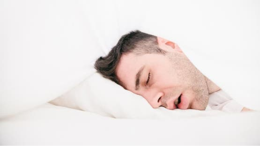 كم ساعة من النوم تحتاج فعلًا؟.. أجهزة تتبع الحركة تقدم لك الإجابة