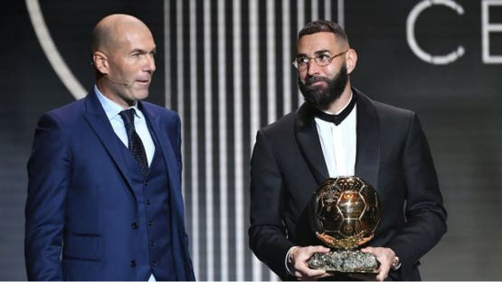 زيدان: لا أريد رؤية بنزيمة في منتخب فرنسا