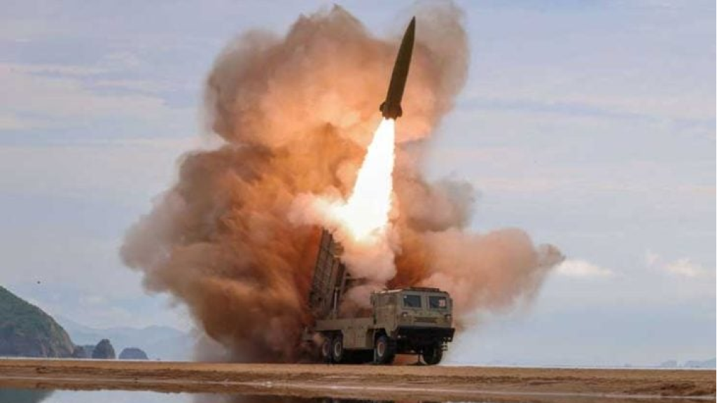 كوريا الشمالية تطلق مقذوفا غير محدد باتجاه بحر اليابان