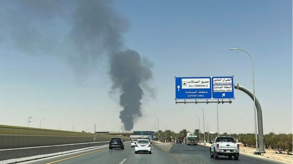 الحوثيون يهددون بإغلاق المطارات السعودية وسط تحركات إقليمية ودولية لتقييم الموقف