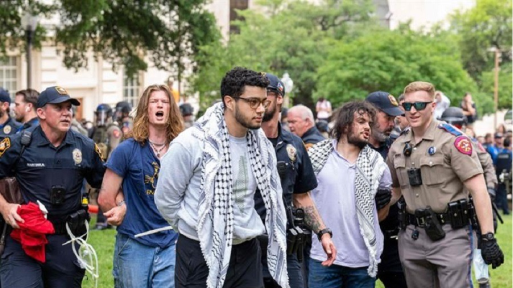 الجامعات الأميركية قمعت الخطاب الداعم لفلسطين بشراكة حكومية