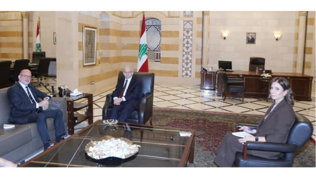 رئيس الحكومة عرض وسفير السويد الأوضاع في الجنوب وسبل تحقيق الاستقرار وتثبيت عودة الأهالي والمضي في مسار التعافي