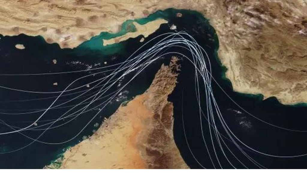 مخاطر هرمز تقفز بأجور قادة ناقلات النفط.. كم يتقاضون؟