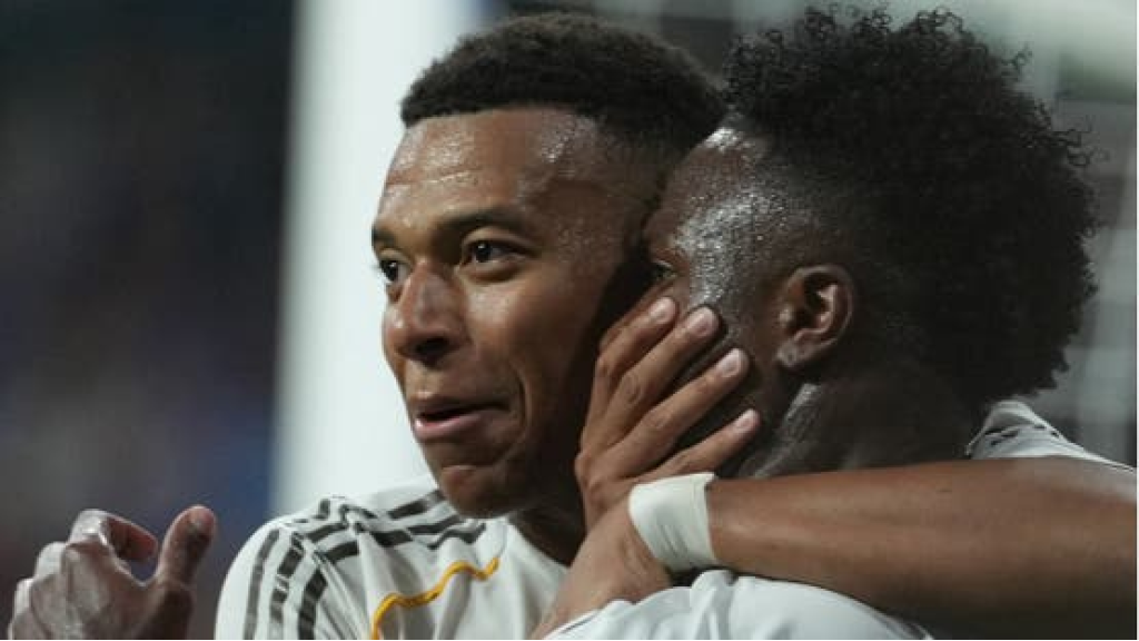 يفكر في ليفربول