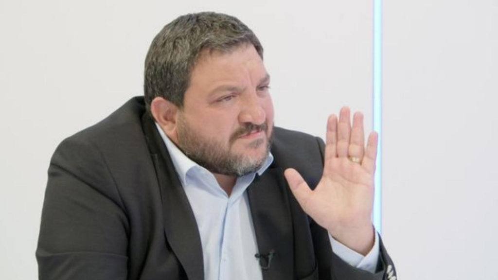 روايتان على خطّ المواجهة: رامي نعيم يتحدّث عن الضرب ومصطفى الزين يتّهمه بالاستفزاز