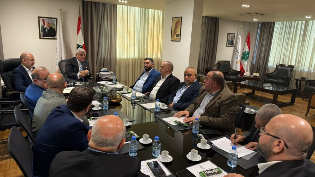 عيسى الخوري يعلن تسهيل معاملات المصانع المتضرّرة ويبحث مع صناعيي الضاحية التمويل والتراخيص