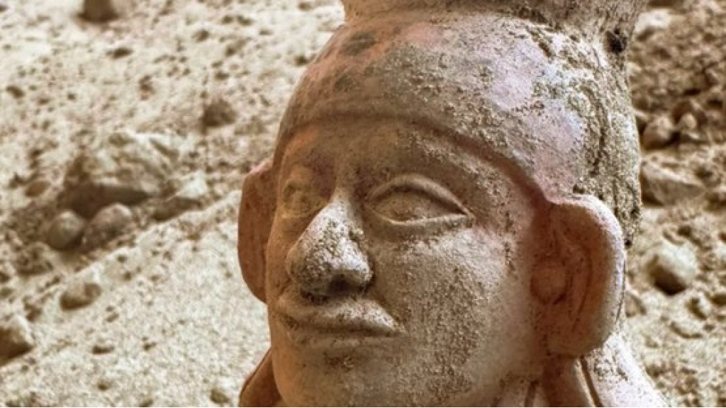 قبر فاخر لطفل من النخبة يكشف أسراراً جديدة عن الموتشي