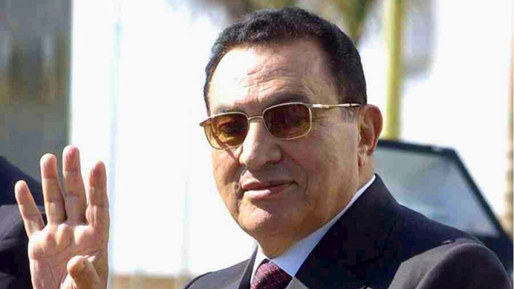من خذل مبارك؟.. لافروف يروي رواية موسكو عن أيامه الأخيرة في الحكم وحبسه