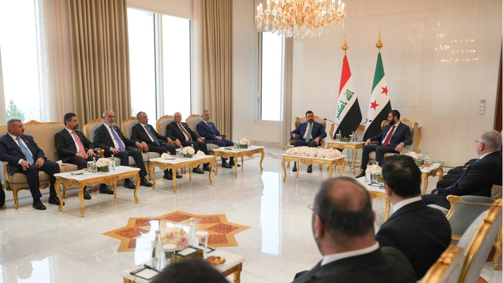العراق وسوريا يبحثان تصدير النفط عبر خط بانياس بطاقة تصل إلى مليوني برميل يومياً