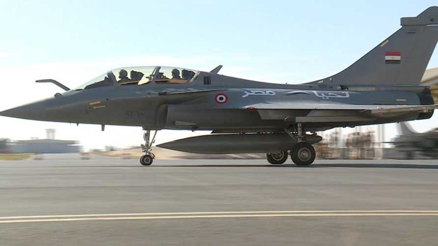 مصر وفرنسا توقعان عقداً لشراء 30 مقاتلة 