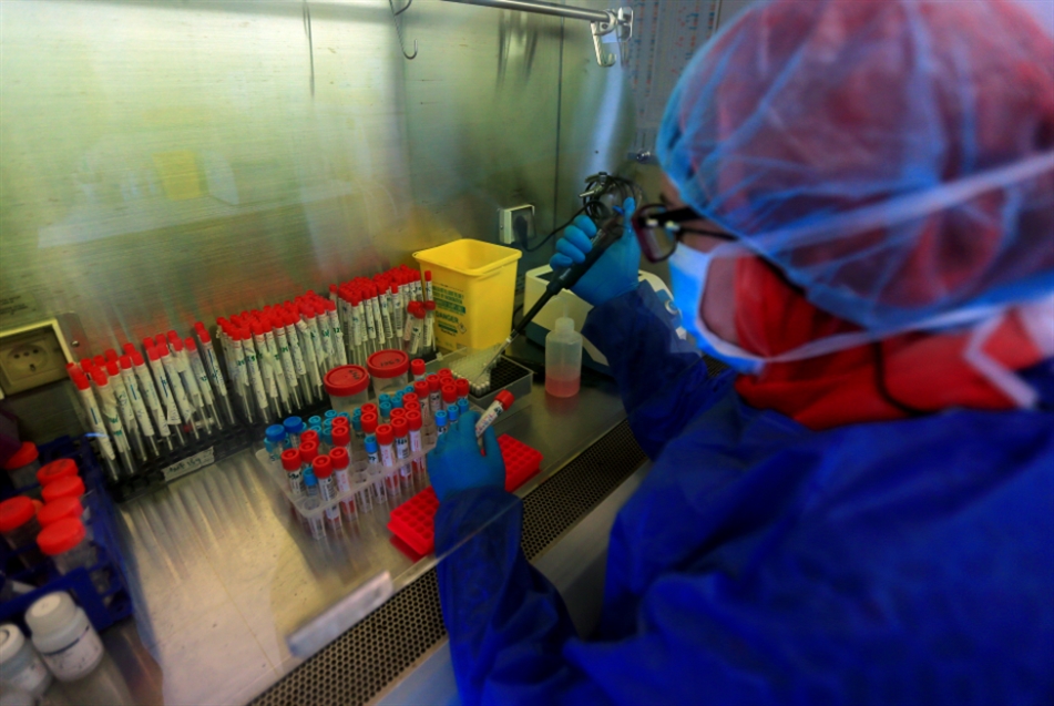 «الصحة» تلزم المستشفيات الخاصة بافتتاح أقسام لمصابي الفيروس | تجارة الـ PCR: أرباح ضخمة وتزوير نتائج
