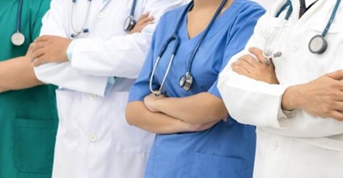 تجمع الأطباء: لعدم التسرع في رفع تعرفة المعاينة الطبية