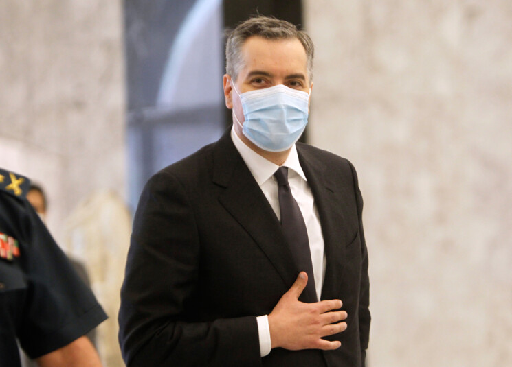 أديب يضغط لتحقيق مداورة الحقائب الوزارية