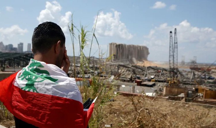 أيّام الـ2020 الأخيرة في لبنان: دولار مرتفع وغلاء فاحش وتهديدات أمنيّة