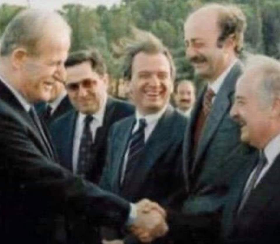 جنبلاط الأب يشيد بالأسد الأب وبحلفاء سوريا في لبنان: الجيش السوري حمى الجبل... فهل زار نجله قصر المهاجرين سراََ؟؟