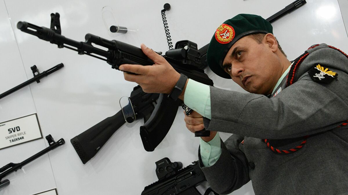 “كلاشنيكوف” تدخل سوق الأسلحة الشخصية ببندقية جديدة (فيديو)